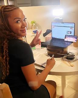 Rosalyn Gold-Onwude feet photo 14