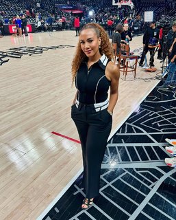 Rosalyn Gold-Onwude feet photo 13