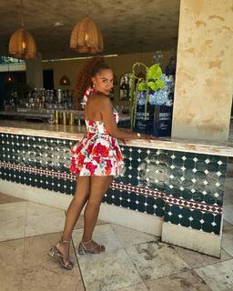Rosalyn Gold-Onwude feet photo 16
