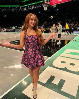Rosalyn Gold-Onwude feet photo 3