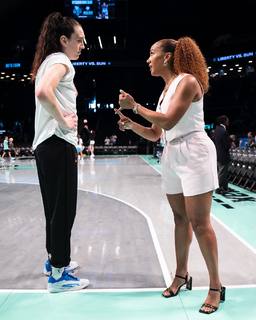 Rosalyn Gold-Onwude feet photo 8