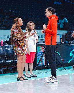 Rosalyn Gold-Onwude feet photo 4