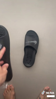 Rosalía feet photo thumbnail