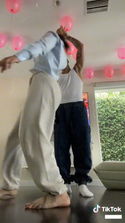 Rosalía feet photo thumbnail
