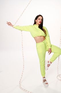 Rosalía feet photo thumbnail
