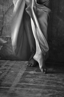 Rosalía feet photo thumbnail
