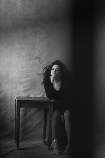 Rosalía feet photo thumbnail