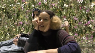 Rosalía feet photo thumbnail