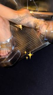 Rosalía feet photo thumbnail