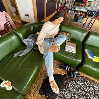 Rosalía feet photo thumbnail