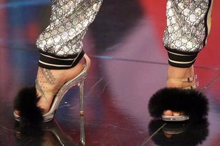 Rosalía feet photo thumbnail
