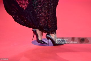 Rosalía feet photo thumbnail
