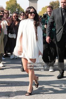 Rosalía feet photo thumbnail