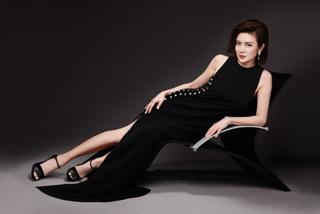 Rosamund Kwan feet photo 9