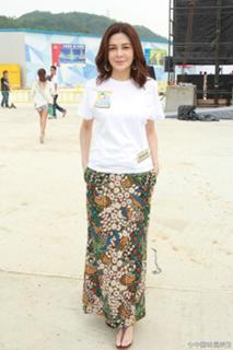 Rosamund Kwan feet photo 3