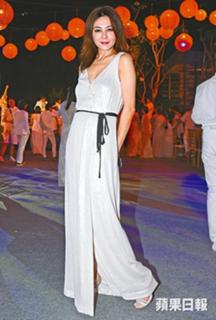Rosamund Kwan feet photo 19
