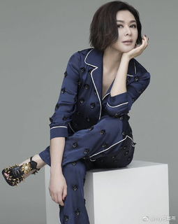 Rosamund Kwan feet photo 14