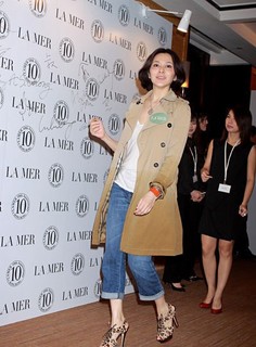 Rosamund Kwan feet photo 7