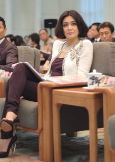 Rosamund Kwan feet photo 4