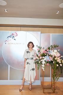 Rosamund Kwan feet photo 4