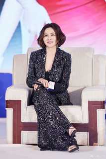 Rosamund Kwan feet photo 5