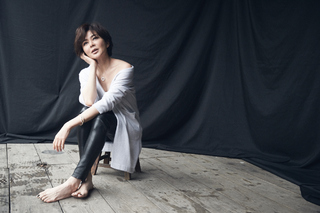 Rosamund Kwan feet photo 4