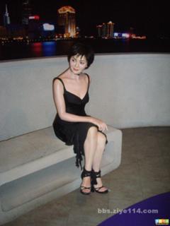 Rosamund Kwan feet photo 4