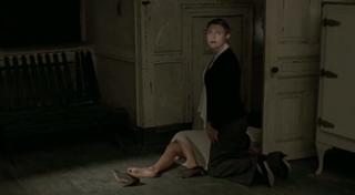 Rosamund Pike feet photo thumbnail