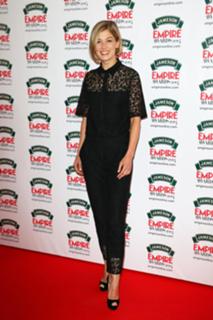 Rosamund Pike feet photo thumbnail