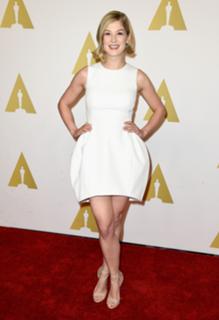 Rosamund Pike feet photo thumbnail