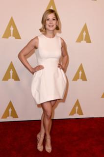 Rosamund Pike feet photo thumbnail