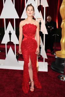 Rosamund Pike feet photo thumbnail