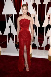 Rosamund Pike feet photo thumbnail