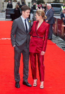 Rosamund Pike feet photo thumbnail
