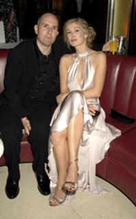 Rosamund Pike feet photo thumbnail