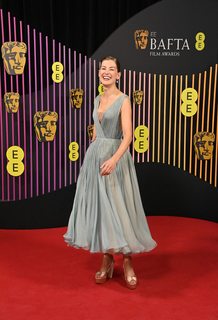 Rosamund Pike feet photo thumbnail
