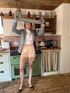 Rosamund Pike feet photo 4