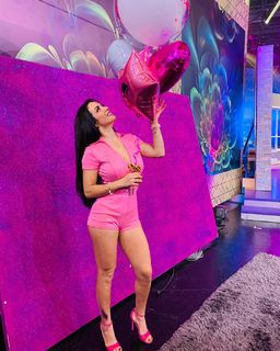 Rosangela Espinoza feet photo 3