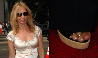 Rosanna Arquette feet photo thumbnail