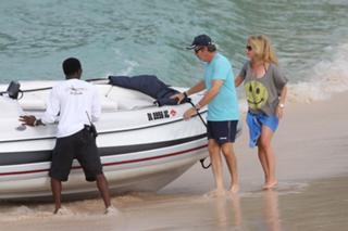 Rosanna Arquette feet photo thumbnail