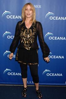 Rosanna Arquette feet photo thumbnail