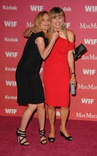 Rosanna Arquette feet photo thumbnail