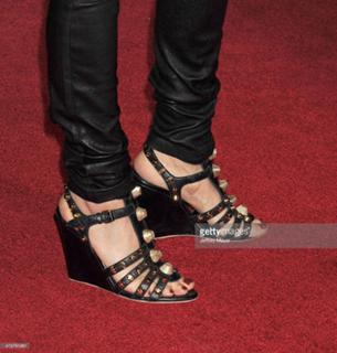 Rosanna Arquette feet photo thumbnail