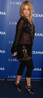 Rosanna Arquette feet photo thumbnail