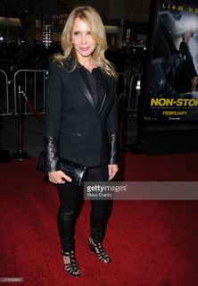 Rosanna Arquette feet photo thumbnail