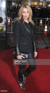 Rosanna Arquette feet photo thumbnail