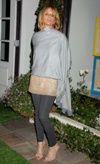 Rosanna Arquette feet photo thumbnail