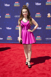 Rosanna Pansino feet photo thumbnail