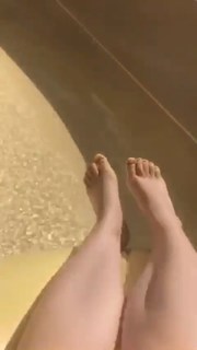 Rosanna Pansino feet photo thumbnail