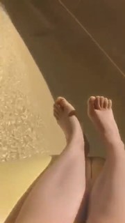 Rosanna Pansino feet photo thumbnail